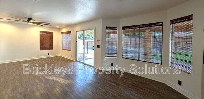 Building Photo - 2363 W Hemlock Ct