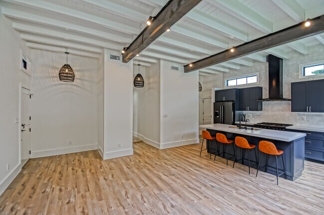 Building Photo - Completely Remodeled, Custom 3BR2BA Home w/ Spacious Floorplan, Amazing Indoor/Outdoor Space, Gat...