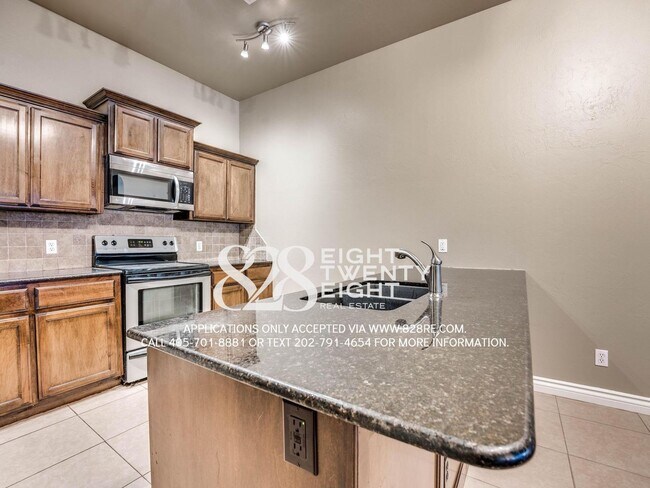 Building Photo - NEW TO THE MARKET!  Spacious 4 Bed/2 Bath Near very Close to Campus!!