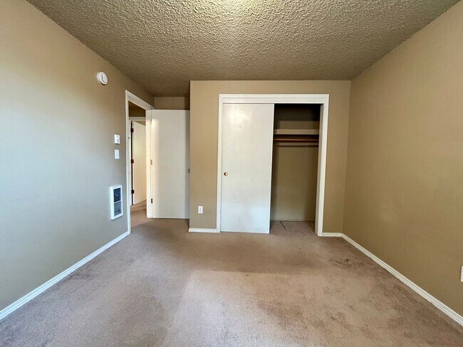 Building Photo - 509-511 SE 110th Ave