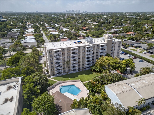 Building Photo - 1831 NE 38th St