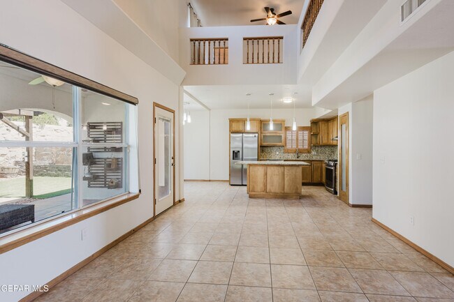 Building Photo - 3733 Tierra Campa Dr