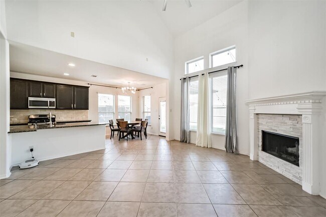 Building Photo - 6207 Holly Oaks Court