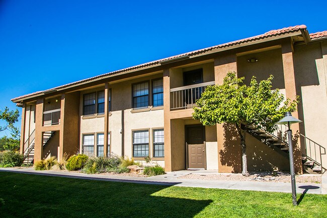 Del Rio Apartments Albuquerque Nm Apartment Finder