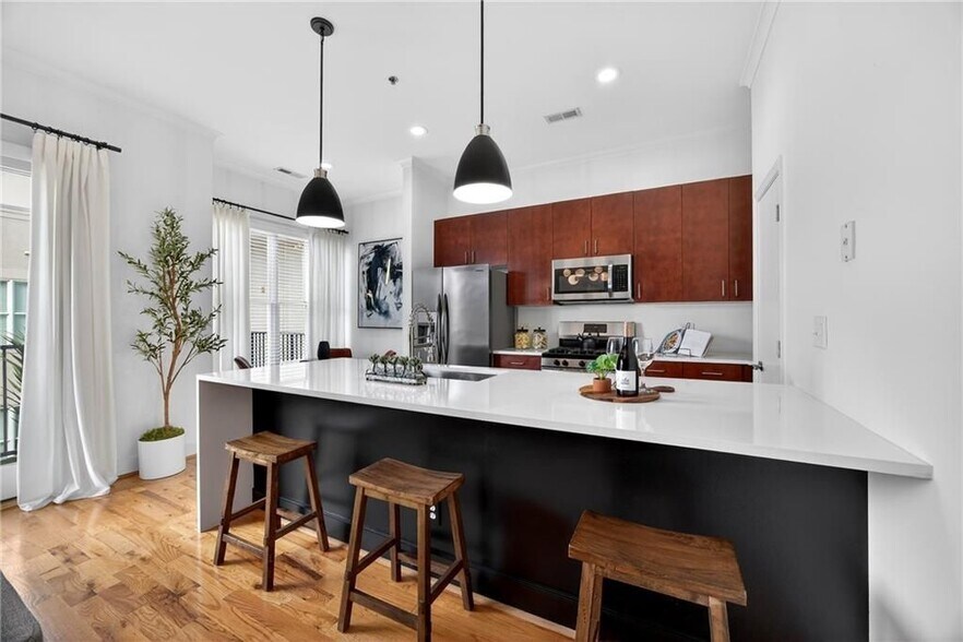 Building Photo - 384 Ralph McGill Blvd NE