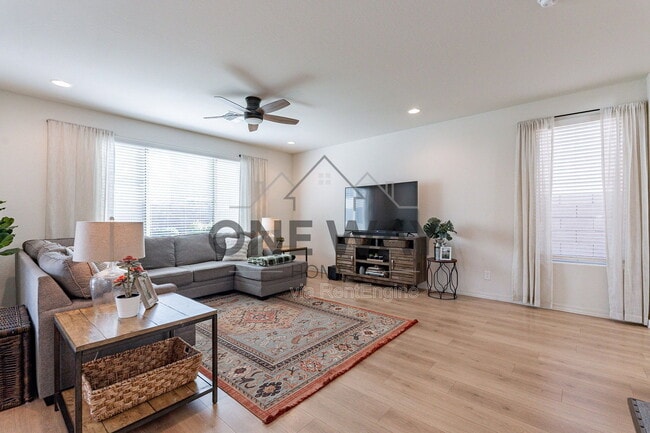 Building Photo - 5411 S Canyon Rim