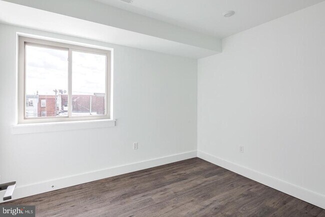 Building Photo - 1155 S 15th St