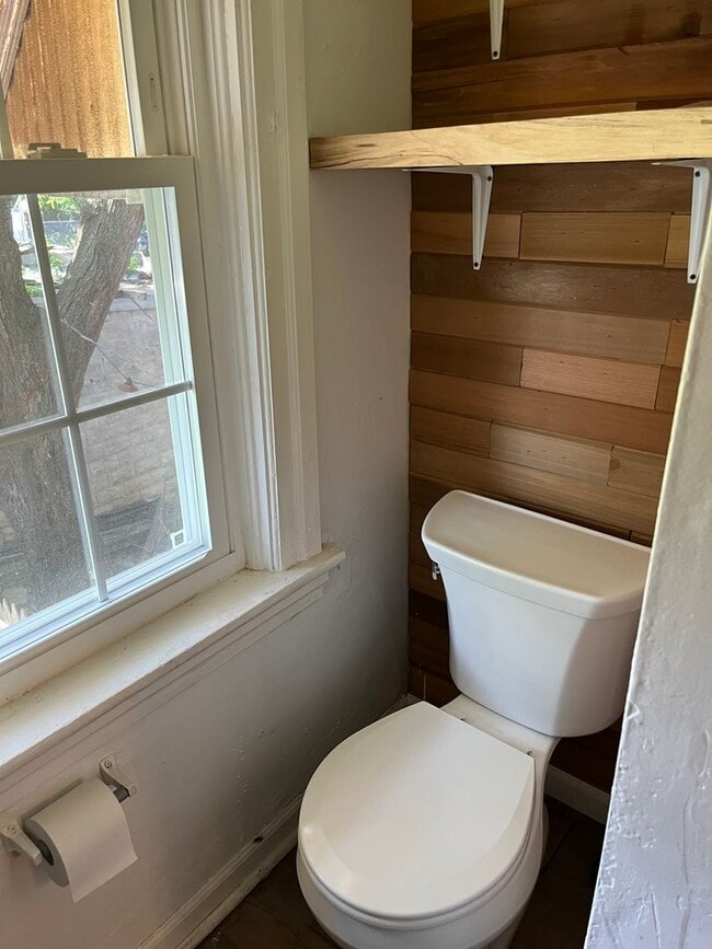 Building Photo - 3 Bedroom 1 Bath Home in Lancaster City