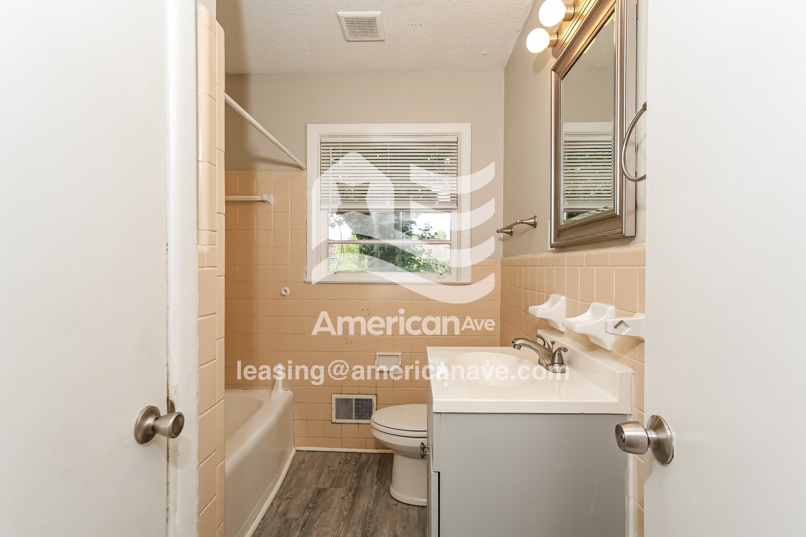 Building Photo - 1813 Bassler St