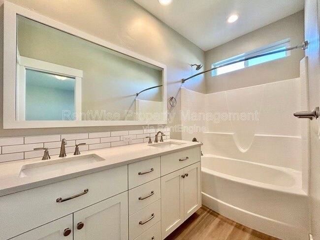 Building Photo - 2090 N Banjo Ct