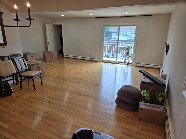 Living Room - 401 2nd St