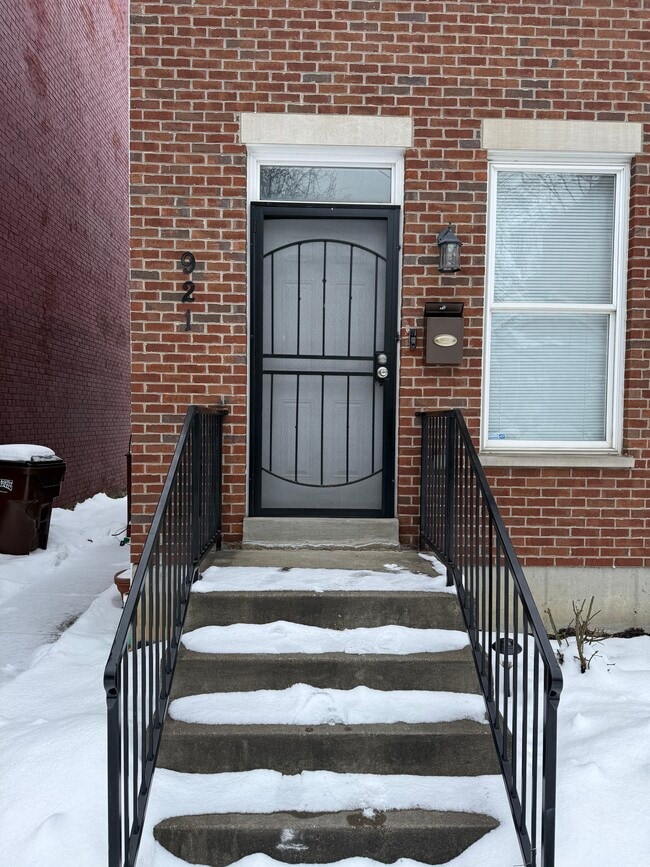 Building Photo - 921 Philadelphia St