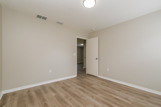 Building Photo - 9133 Bell Rock Pl