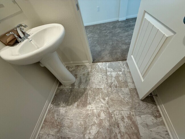 Building Photo - Victorville- New Richmond Home, 3 bedrooms...