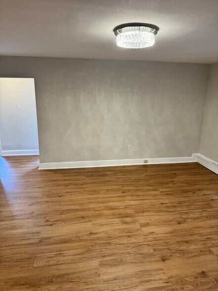 Primary Photo - 63 Selkirk Rd