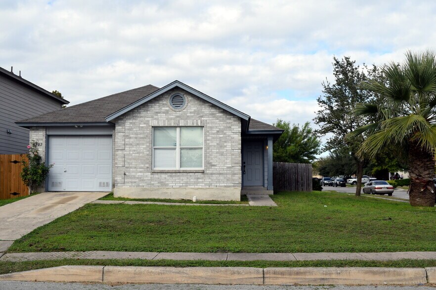 Front Yard - 7902 Morning Grove