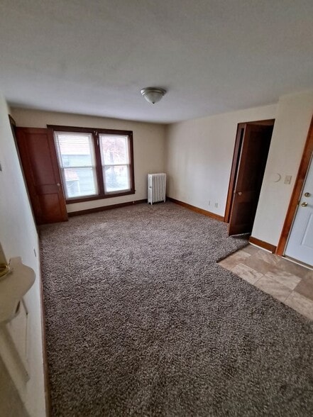 Building Photo - 619 W 16th St