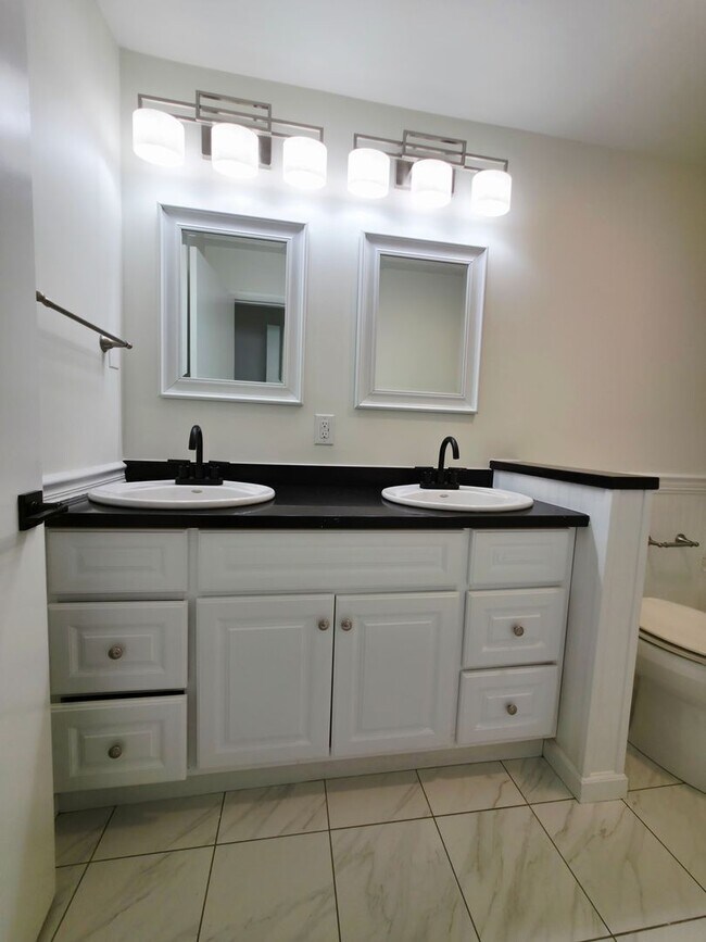 Building Photo - 3 Bed 1 Bath in Rochester PA