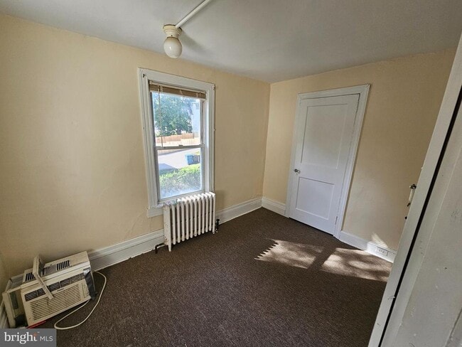 Building Photo - 106 N Valley Rd