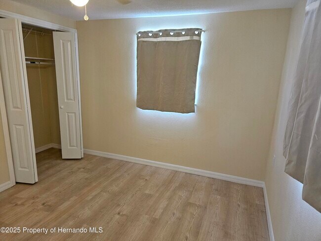 Building Photo - 13240 Starfish Dr