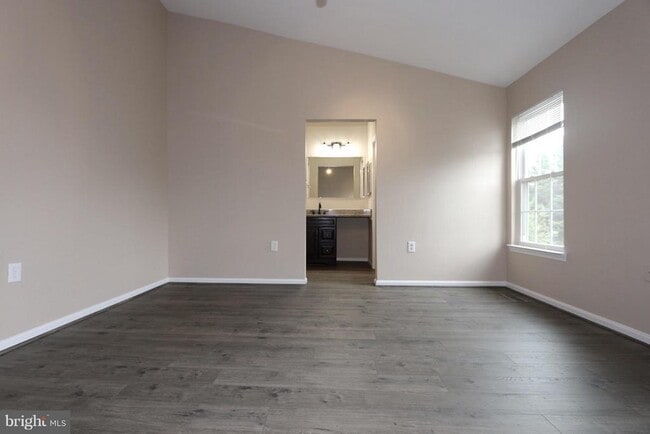 Building Photo - 203 Autumn Flower Ln