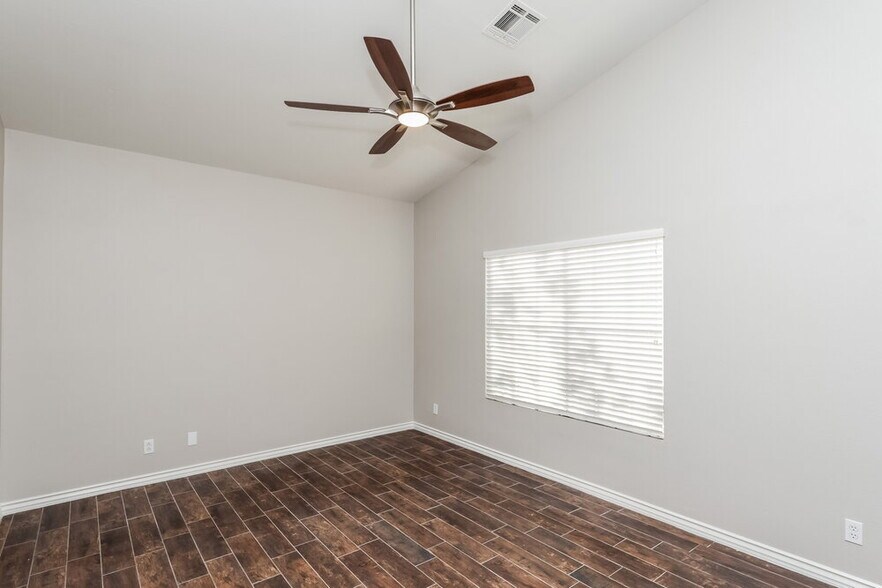 Building Photo - 1564 Stone Valley Ave