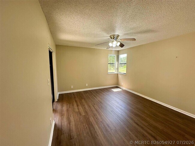 Building Photo - 5701 Riverside Dr