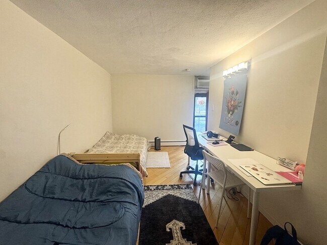 Building Photo - 1643 Cambridge St