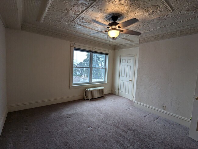 Building Photo - 5921 London Rd