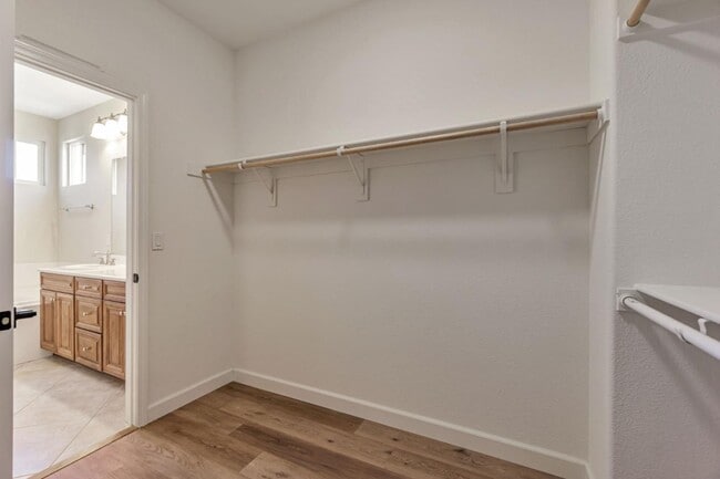 Building Photo - 2678 Deerwood Dr