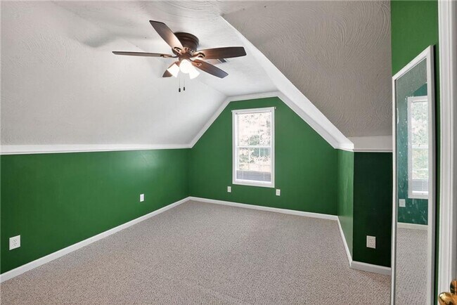 Building Photo - Spacious 5BR Home with Bonus Room & Private Backyard in Stockbridge