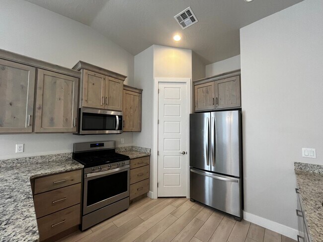 Building Photo - ADORABLE HOME IN BRIO FOR RENT!