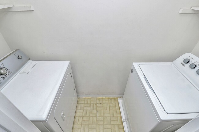 Building Photo - 5012 Sardis Rd