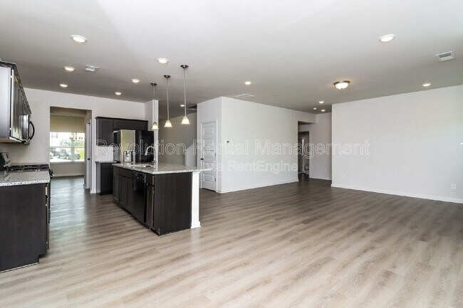 Building Photo - 415 Sierra Pt