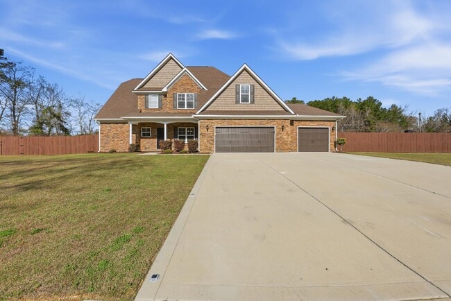 Building Photo - 206 Leland Ln
