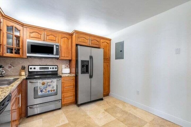 Building Photo - 3546 S Ocean Blvd