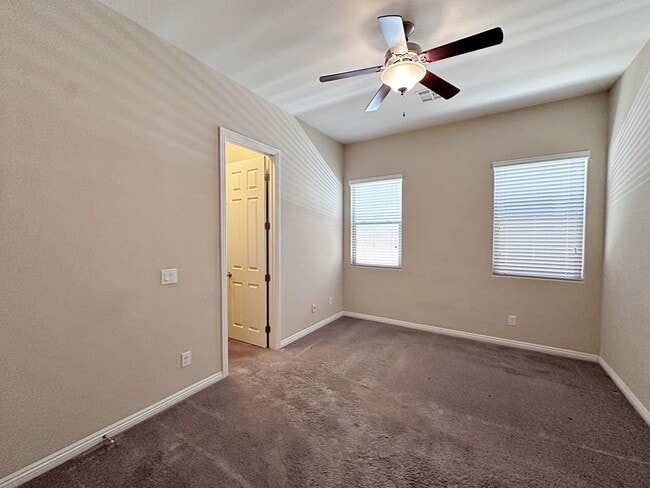 Building Photo - 71 Newton Ridge Way