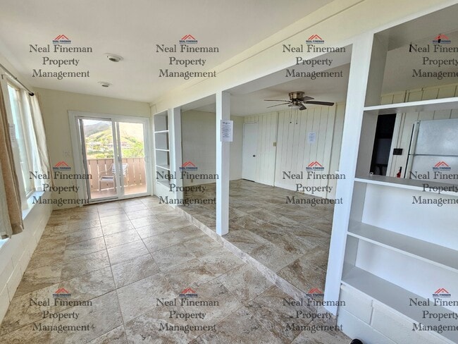 Building Photo - Studio/1 Bathroom Apartment. 60 steps walk up to the apartment. No parking. Rented as shown