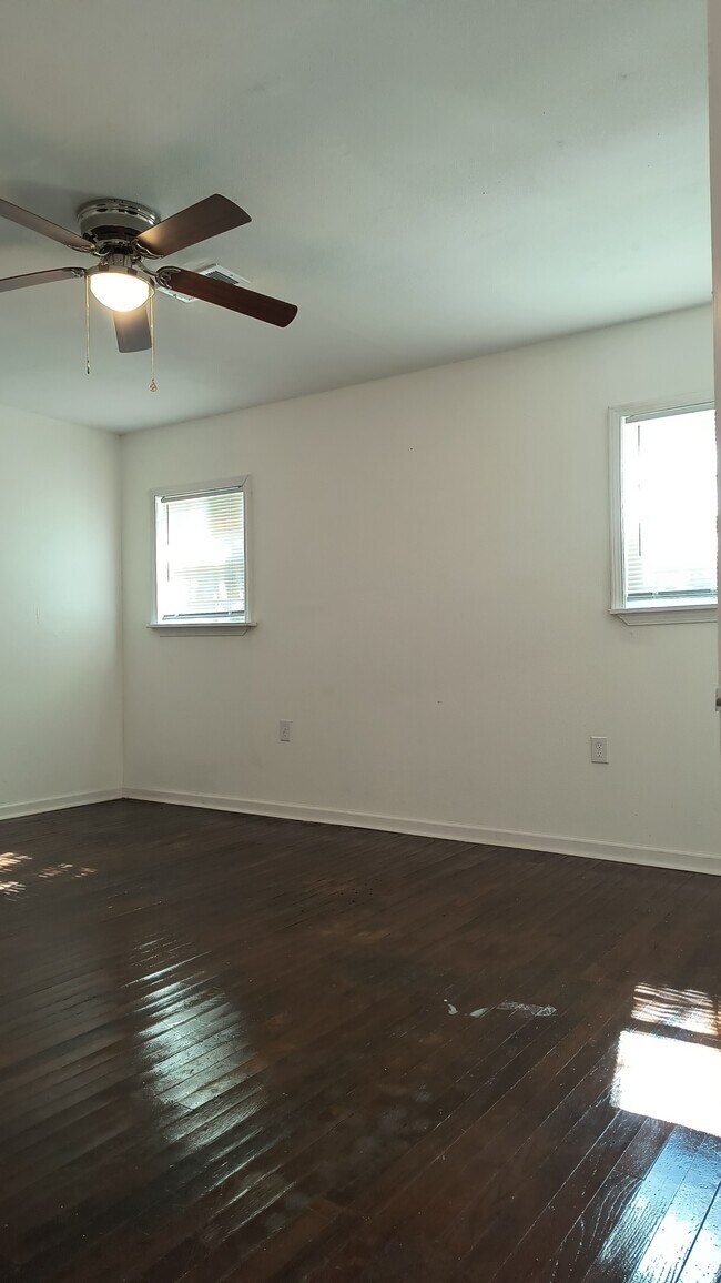 Building Photo - 1602 W 24th Ave