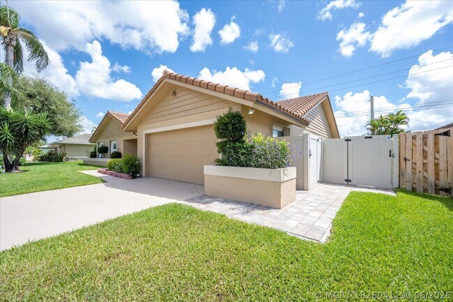Building Photo - 1654 Farmington Cir