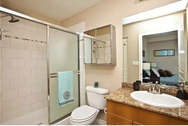 Building Photo - Gorgeous Condo with Amazing Views in La Vi...
