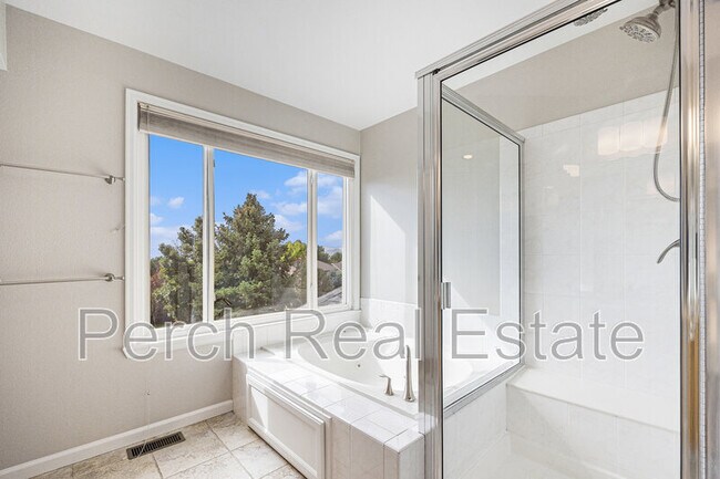Building Photo - 14020 W Amherst Ave