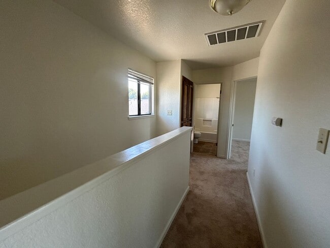 Building Photo - 1535 Springville Wy