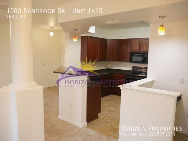 Building Photo - 1900 Danbrook Dr