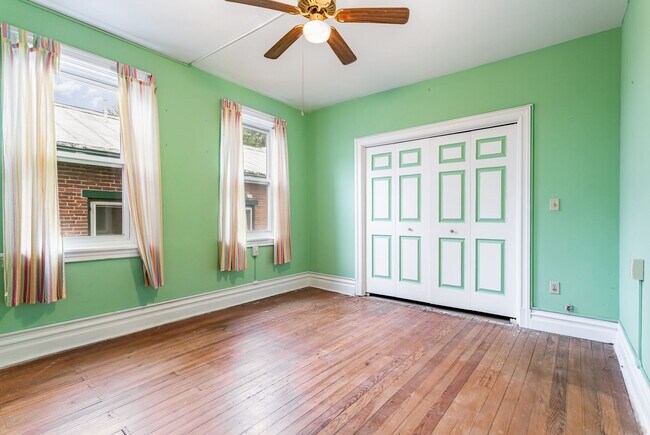 Building Photo - 273 S Hanover St