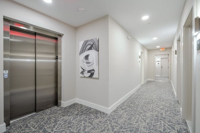 Building Photo - 38 Hichborn St