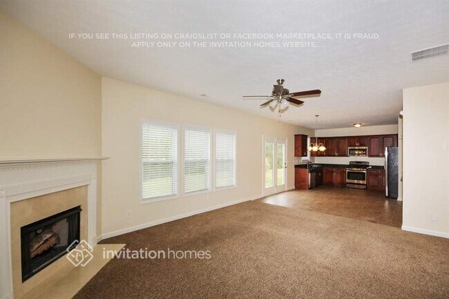 Building Photo - 2245 Village Green Dr