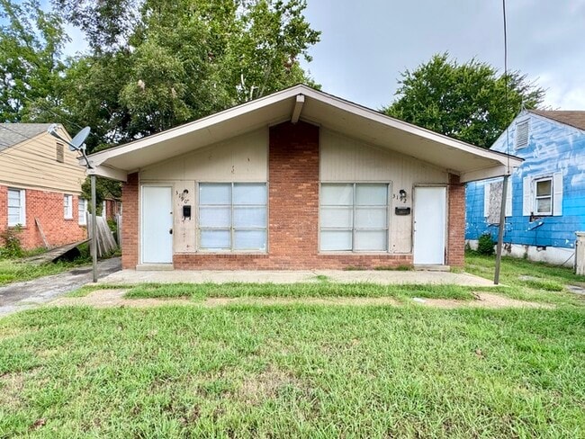 Primary Photo - 3190 Coleman Ave