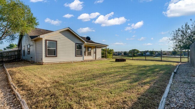 Building Photo - 3 Bed | 2 Bath in Owasso!
