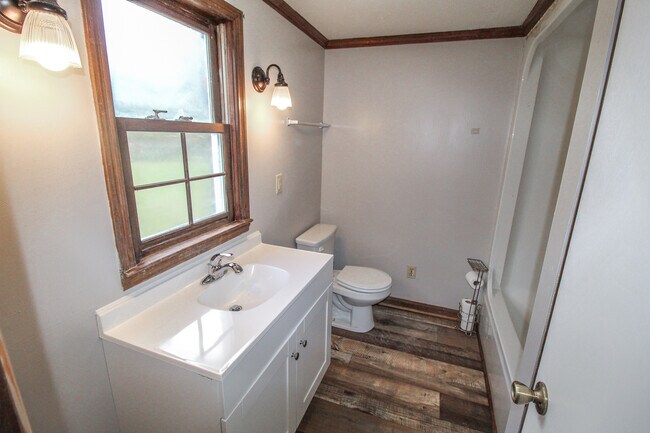 Building Photo - 6228 Rocky Ford Rd